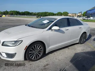 2017 Lincoln MKZ Hybrid Premiere с VIN 3LN6L5KU1HR631619, выставлен на аукционе IAAI как лот 39746492 с пробегом Не указан миль и . История ставок и продаж доступна на DreamBid. Изображение 14.