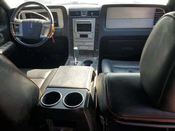 2008 Lincoln Navigator with VIN 5LMFL28518LJ12242, listed as a Copart auction lot 61677745 with 219,606 mi miles and Clean title. Bid and sale history available at DreamBid. Image 9.