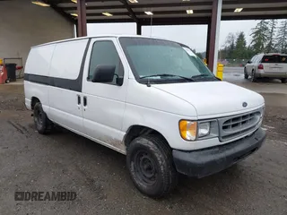 2000 Ford Econoline Cargo with VIN 1FTRE1421YHB25824, listed as a IAAI auction lot 41856701 with 139,332 mi miles. Bid and sale history available at carsss.com. Image 1.