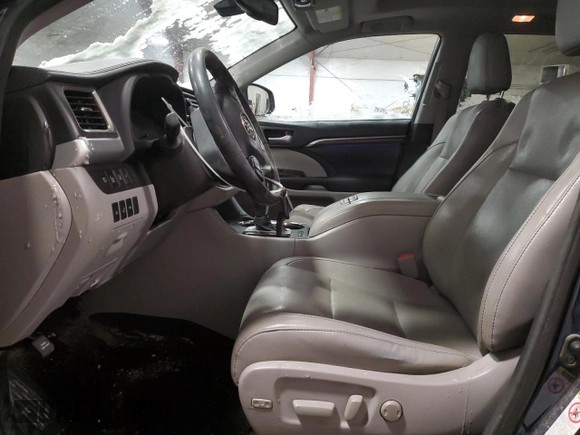 2016 Toyota Highlander Hybrid Limited with VIN 5TDDCRFH2GS020400, listed as a Copart auction lot 43941735 with 111,161 mi miles and Salvage Title. Bid and sale history available at carsss.com. Image 7.