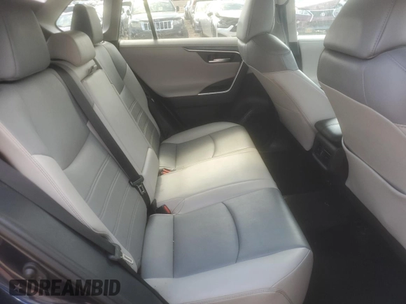 2019 Toyota RAV4 Limited z VIN 2T3Y1RFVXKW017832, wystawiony jako Copart lot #56994455 z przebiegiem Nie podano mil oraz Szkoda całkowita • Salvage title. Historia ofert i sprzedaży dostępna na DreamBid. Obrazek 11.