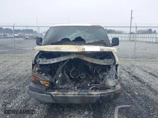 2003 Chevrolet Express Passenger with VIN 1GBFG15X431104608, listed as a IAAI auction lot 41638775 with 1 mi miles. Bid and sale history available at carsss.com. Image 6.