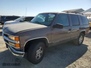 1998 Chevrolet Tahoe with VIN 1GNEK13R5WJ371083, listed as a Copart auction lot 76305624 with 186,100 mi miles and Clean Title. Bid and sale history available at carsss.com. Image 1.