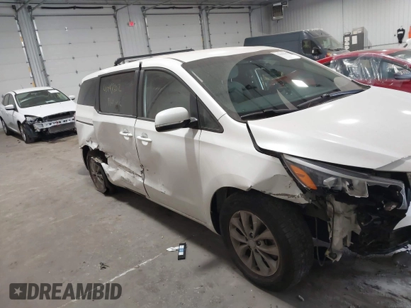 2019 Kia Sedona L with VIN KNDMA5C1XK6524868, listed as a IAAI auction lot 41048602 with 82,511 mi miles. Bid and sale history available at carsss.com. Image 6.