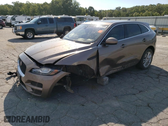 2017 Jaguar F-Pace 35t Prestige z VIN SADCK2BV6HA061682, wystawiony jako Copart lot #68542694 z przebiegiem 46 447 mil mil oraz Szkoda całkowita • Salvage title. Historia ofert i sprzedaży dostępna na DreamBid. Obrazek 1.