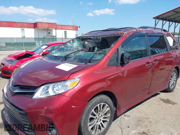 2019 Toyota Sienna XLE Auto Access Seat with VIN 5TDYZ3DC5KS981215, listed as a IAAI auction lot 40288449 with 73,473 mi miles. Bid and sale history available at carsss.com. Image 6.
