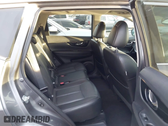 2017 Nissan Rogue SL z VIN 5N1AT2MT8HC867339, wystawiony jako IAAI lot #40955179 z przebiegiem 138 769 mil mil oraz . Historia ofert i sprzedaży dostępna na DreamBid. Obrazek 8.