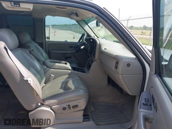 2005 Chevrolet Silverado 1500 LS with VIN 2GCEC19T851312059, listed as a IAAI auction lot 42038341 with 223,642 mi miles and . Bid and sale history available at DreamBid. Image 5.