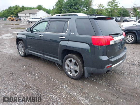 2013 GMC Terrain SLT z VIN 2GKFLXE34D6357969, wystawiony jako IAAI lot #42628061 z przebiegiem 171 704 mil mil oraz . Historia ofert i sprzedaży dostępna na DreamBid. Obrazek 3.