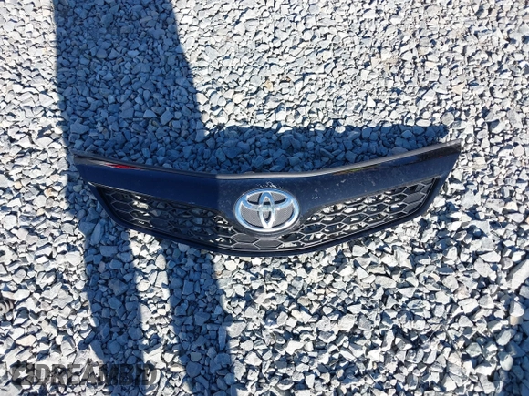 2014 Toyota Camry L with VIN 4T1BF1FK0EU732209, listed as a IAAI auction lot 40424721 with 200,271 mi miles. Bid and sale history available at carsss.com. Image 12.