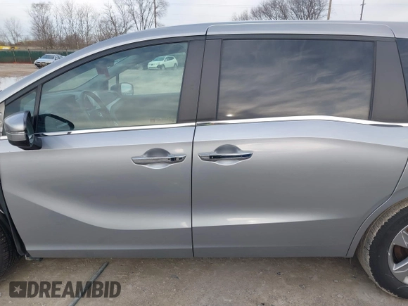 2018 Honda Odyssey EX-L z VIN 5FNRL6H72JB045639, wystawiony jako IAAI lot #41821993 z przebiegiem 60 737 mil mil oraz . Historia ofert i sprzedaży dostępna na DreamBid. Obrazek 15.