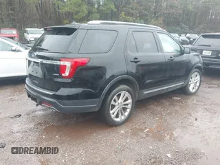 2018 Ford Explorer XLT with VIN 1FM5K8D80JGA65921, listed as a IAAI auction lot 40858952 with 89,956 mi miles and . Bid and sale history available at carsss.com. Image 4.