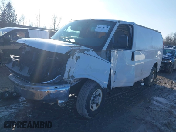 2007 Chevrolet Express Cargo Van with VIN 1GCGG25V571105406, listed as a IAAI auction lot 41176630 with 134,630 mi miles. Bid and sale history available at carsss.com. Image 17.