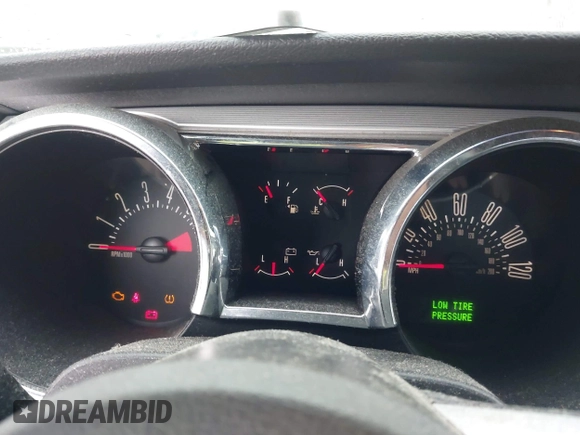 2008 Ford Mustang Deluxe z VIN 1ZVHT80N585103088, wystawiony jako IAAI lot #42473802 z przebiegiem 108 155 mil mil oraz . Historia ofert i sprzedaży dostępna na DreamBid. Obrazek 7.