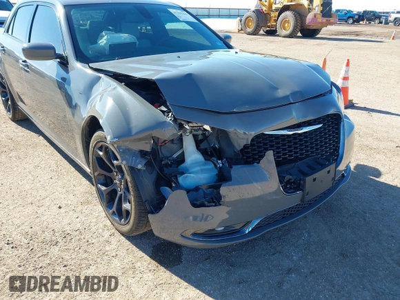 2019 Chrysler 300 S z VIN 2C3CCABG8KH538131, wystawiony jako IAAI lot #41342680 z przebiegiem 85 878 mil mil oraz . Historia ofert i sprzedaży dostępna na DreamBid. Obrazek 6.