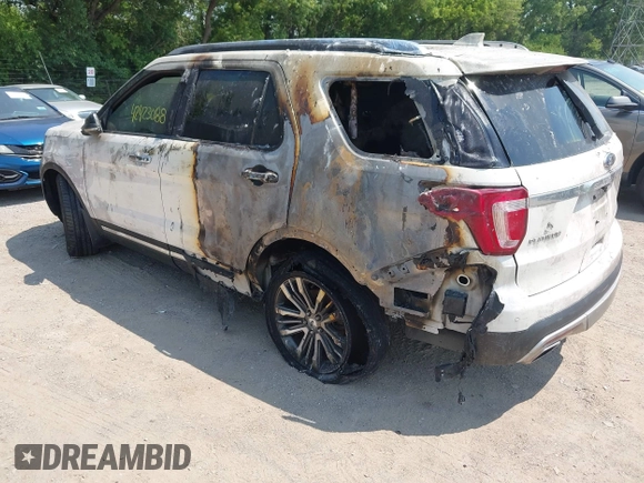 2016 Ford Explorer Platinum z VIN 1FM5K8HT1GGC31323, wystawiony jako IAAI lot #42423088 z przebiegiem 179 246 mil mil oraz . Historia ofert i sprzedaży dostępna na DreamBid. Obrazek 3.