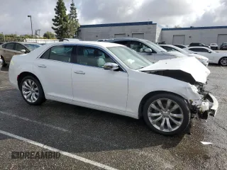 2019 Chrysler 300 Limited with VIN 2C3CCAEG5KH698138, listed as a Copart auction lot 44676535 with 55,460 mi miles and Salvage Title. Bid and sale history available at DreamBid. Image 4.