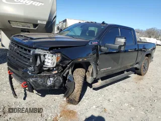 2021 GMC Sierra 2500HD AT4 z VIN 1GT49PEY6MF250229, wystawiony jako Copart lot #89206225 z przebiegiem 77 462 mil mil oraz Szkoda całkowita • Salvage title. Historia ofert i sprzedaży dostępna na DreamBid. Obrazek 1.