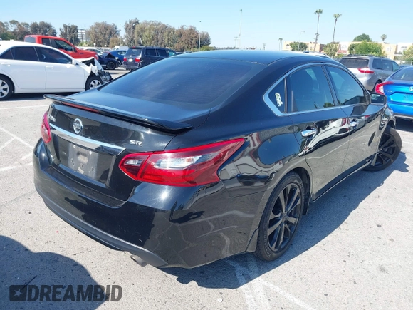 2017 Nissan Altima SL z VIN 1N4AL3AP2HC490191, wystawiony jako IAAI lot #42242495 z przebiegiem 195 261 mil mil oraz . Historia ofert i sprzedaży dostępna na DreamBid. Obrazek 4.