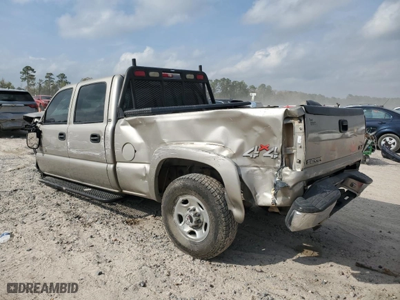 2001 GMC Sierra 2500HD SLE with VIN 1GTHK23U61F195057, listed as a Copart auction lot 82036024 with 116,211 mi miles and Salvage Title. Bid and sale history available at carsss.com. Image 2.