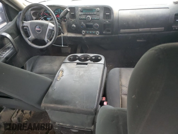2009 GMC Sierra 2500HD SLE z VIN 1GTHK59689E147149, wystawiony jako Copart lot #85254584 z przebiegiem 343 228 mil mil oraz Szkoda całkowita • Salvage title. Historia ofert i sprzedaży dostępna na DreamBid. Obrazek 8.
