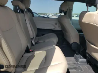 2021 Toyota Sienna XLE with VIN 5TDYRKEC1MS045992, listed as a Copart auction lot 52883385 with 47,847 mi miles and Clean Title. Bid and sale history available at DreamBid. Image 11.
