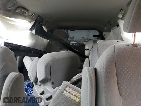 2018 Toyota Sienna LE Auto Access Seat with VIN 5TDKZ3DC6JS924316, listed as a Copart auction lot 61822215 with 123,396 mi miles and Salvage title. Bid and sale history available at DreamBid. Image 10.