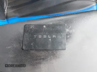 2022 Tesla Model 3 Long Range z VIN 5YJ3E1EB2NF246443, wystawiony jako IAAI lot #42179219 z przebiegiem Nie podano mil oraz . Historia ofert i sprzedaży dostępna na DreamBid. Obrazek 11.