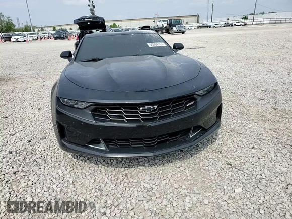 2020 Chevrolet Camaro 1LT z VIN 1G1FB1RS8L0108605, wystawiony jako Copart lot #55069765 z przebiegiem Nie podano mil oraz Szkoda całkowita • Salvage title. Historia ofert i sprzedaży dostępna na DreamBid. Obrazek 13.
