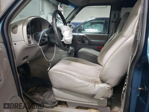 2002 Chevrolet Astro with VIN 1GNDM19X82B132319, listed as a Copart auction lot 86014534 with 193,813 mi miles and Salvage Title. Bid and sale history available at carsss.com. Image 7.