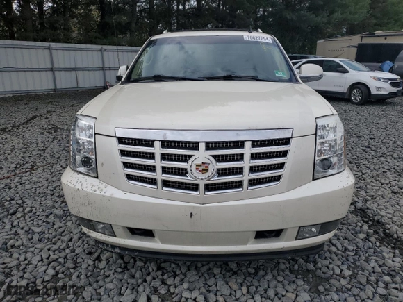 2013 Cadillac Escalade EXT Premium with VIN 3GYT4NEF5DG338615, listed as a Copart auction lot 70627694 with NaN miles and Salvage Title. Bid and sale history available at carsss.com. Image 5.
