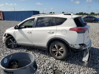 2016 Toyota RAV4 XLE with VIN JTMRFREV3GJ102721, listed as a Copart auction lot 62489055 with 111 mi miles and Salvage title. Bid and sale history available at DreamBid. Image 2.