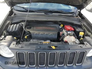 2018 Jeep Renegade Trailhawk with VIN ZACCJBCB8JPH16594, listed as a Copart auction lot 88580285 with 103,203 mi miles and Clean title. Bid and sale history available at DreamBid. Image 12.