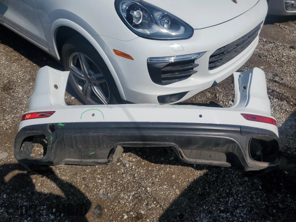 2017 Porsche Cayenne с VIN WP1AA2A21HKA82221, выставлен на аукционе Copart как лот 62022355 с пробегом 122 965 миль миль и Списание • Salvage title. История ставок и продаж доступна на DreamBid. Изображение 12.