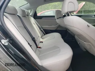 2017 Hyundai Sonata 2.4L z VIN 5NPE24AF9HH568742, wystawiony jako Copart lot #59537275 z przebiegiem 132 831 mil mil oraz Szkoda całkowita • Salvage title. Historia ofert i sprzedaży dostępna na DreamBid. Obrazek 10.