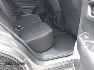2024 Nissan Rogue S z VIN 5N1BT3AB7RC694713, wystawiony jako IAAI lot #42462639 z przebiegiem 26 628 mil mil oraz . Historia ofert i sprzedaży dostępna na DreamBid. Obrazek 8.