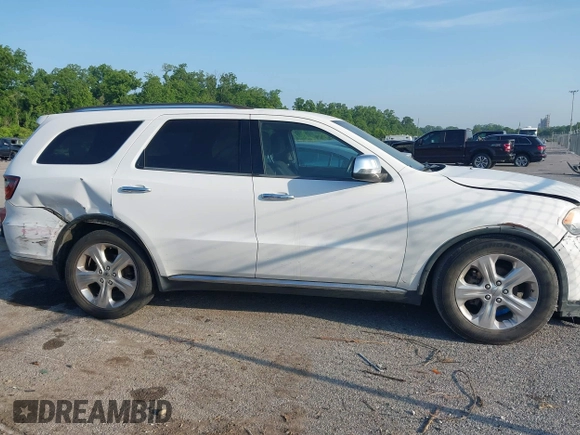 2015 Dodge Durango SXT с VIN 1C4RDHAG5FC849893, выставлен на аукционе IAAI как лот 42297135 с пробегом 196 330 миль миль и . История ставок и продаж доступна на DreamBid. Изображение 13.