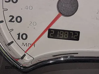 2006 Saturn VUE z VIN 5GZCZ53496S818286, wystawiony jako IAAI lot #41887405 z przebiegiem 219 872 mil mil oraz . Historia ofert i sprzedaży dostępna na DreamBid. Obrazek 7.