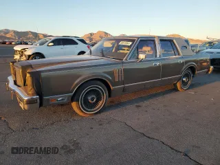1980 Lincoln Continental with VIN 0Y90G643044, listed as a Copart auction lot 80618964 with 14,372 mi miles and Clean Title. Bid and sale history available at DreamBid. Image 1.