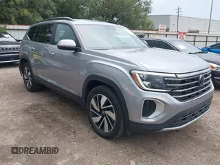 2025 Volkswagen Atlas SE z VIN 1V2HR2CA8SC531486, wystawiony jako IAAI lot #42508906 z przebiegiem 10 565 mil mil oraz . Historia ofert i sprzedaży dostępna na DreamBid. Obrazek 1.