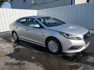 2016 Hyundai Sonata Hybrid SE with VIN KMHE24L10GA038677, listed as a Copart auction lot 51823625 with 62,130 mi miles and Clean Title. Bid and sale history available at carsss.com. Image 4.