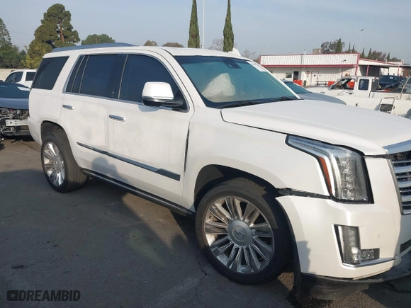 2016 Cadillac Escalade Platinum with VIN 1GYS4DKJ5GR260260, listed as a IAAI auction lot 41476668 with 108,058 mi miles. Bid and sale history available at carsss.com. Image 14.