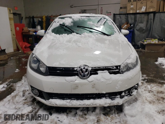 2013 Volkswagen Golf TDI z VIN WVWDM7AJ0DW133057, wystawiony jako Copart lot #37497304 z przebiegiem 137 037 mil mil oraz Szkoda całkowita • Salvage title. Historia ofert i sprzedaży dostępna na DreamBid. Obrazek 5.