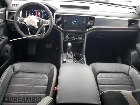 2021 Volkswagen Atlas SEL Premium with VIN 1V2TE2CA9MC233344, listed as a Copart auction lot 67755073 with 22,039 mi miles and . Bid and sale history available at DreamBid. Image 8.