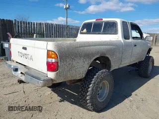 1996 Toyota Tacoma with VIN 4TAWN72N8TZ143884, listed as a IAAI auction lot 41679794 with 88,676 mi miles and . Bid and sale history available at DreamBid. Image 4.