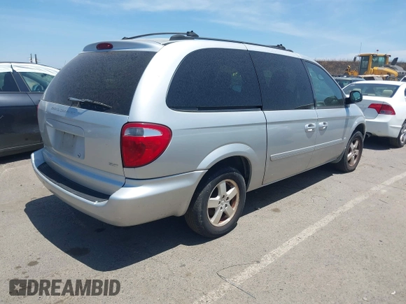 2005 Dodge Caravan SXT with VIN 2D4GP44L55R374299, listed as a IAAI auction lot 42560914 with 237,568 mi miles and . Bid and sale history available at DreamBid. Image 4.