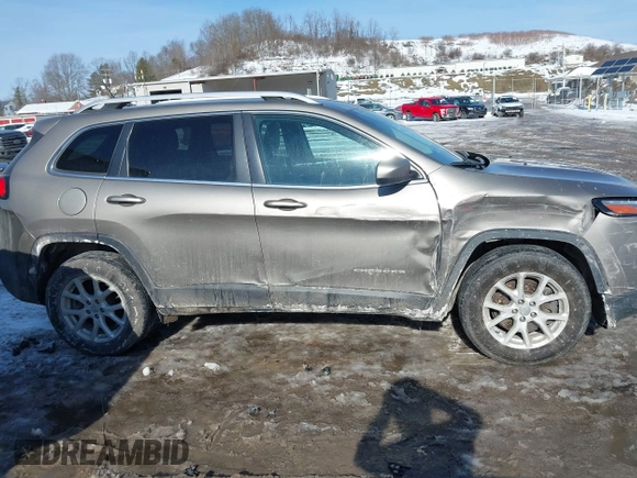 2018 Jeep Cherokee Latitude z VIN 1C4PJMCX2JD570426, wystawiony jako IAAI lot #41394183 z przebiegiem 182 419 mil mil oraz . Historia ofert i sprzedaży dostępna na DreamBid. Obrazek 13.