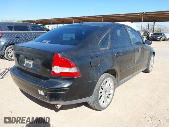 2005 Volvo S40 with VIN YV1MS682952077556, listed as a IAAI auction lot 41664901 with 1 mi miles. Bid and sale history available at carsss.com. Image 4.