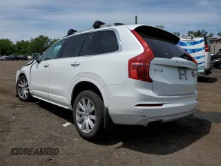 2017 Volvo XC90 Momentum z VIN YV4A22PK7H1114064, wystawiony jako Copart lot #58829035 z przebiegiem 65 938 mil mil oraz Szkoda całkowita • Salvage title. Historia ofert i sprzedaży dostępna na DreamBid. Obrazek 2.