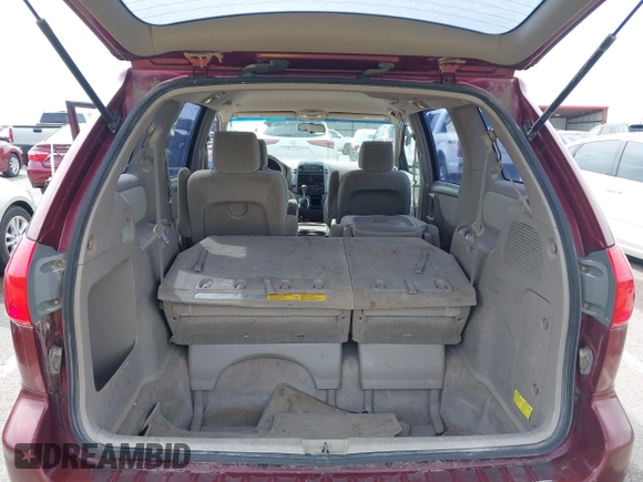 2006 Toyota Sienna CE with VIN 5TDZA23C96S560661, listed as a IAAI auction lot 41954886 with 272,937 mi miles. Bid and sale history available at carsss.com. Image 18.